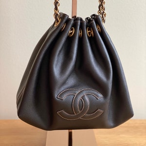 chanel vintage bucket bag