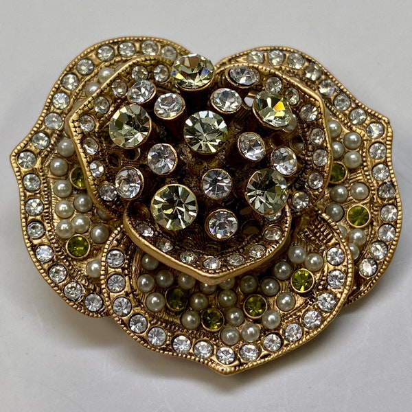 Lee Angel signed brooch with peridot and clear rhinestones and tiny pearls