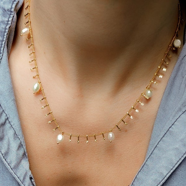 CARMEN | Chain necklace with tassels and pearly freshwater pearls - Stainless steel & 24k gold plated