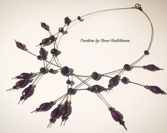 Necklace with wire and crystals
