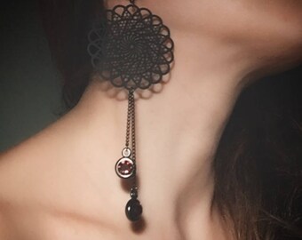 Earrings with filigree and Swarovski crystals