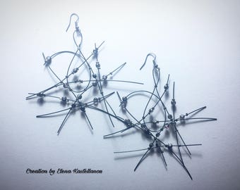 Earrings with wire and crystals