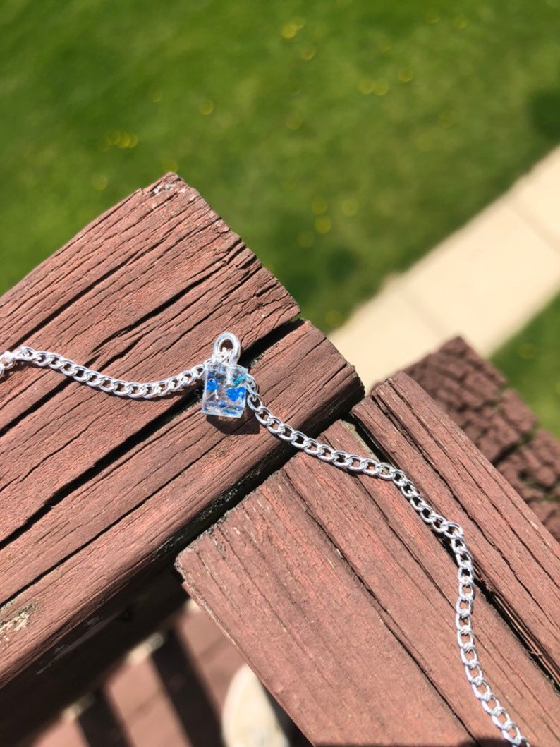 Elegant Tiny Flower Necklace Cute Silver Chain Aqua Cube Tiny Dried Flowers Simple Best Friend Gift Idea Light Dark Blue