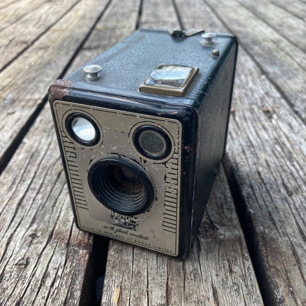 Vintage Kodak Brownie Box Camera - Six 20 Model D - 1950s - Made in England