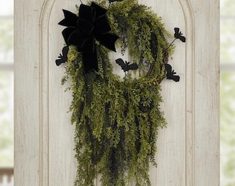 Couronne de chauve-souris noire enchantée pour Halloween, Décoration de porte d'entrée en mousse espagnole mystérieuse, Couronne de corbeau bohème, Couronne de mousse mystérieuse pour Halloween, Décoration de style cottage core