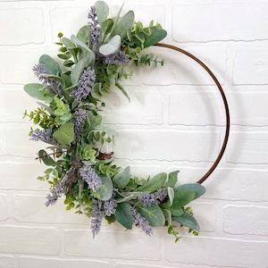 Corona de aro de lavanda, corona de lavanda de verano moderna, corona de oreja de corderos de primavera, decoración de la puerta principal de la granja, corona de puerta de eucalipto simple, regalo de mamá imagen 1