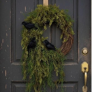 Halloween Enchanted Raven Wreath,Moody Spanish Moss Front Door Decor,Boho Fall Wreath,Eerie Halloween Mossy Wreath,Cottage Core Crow Wreath