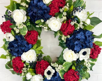 Corona patriótica de la puerta principal, corona elegante del 4 de julio, corona de hortensia azul blanca roja, corona de boj del 4 de julio, corona americana moderna