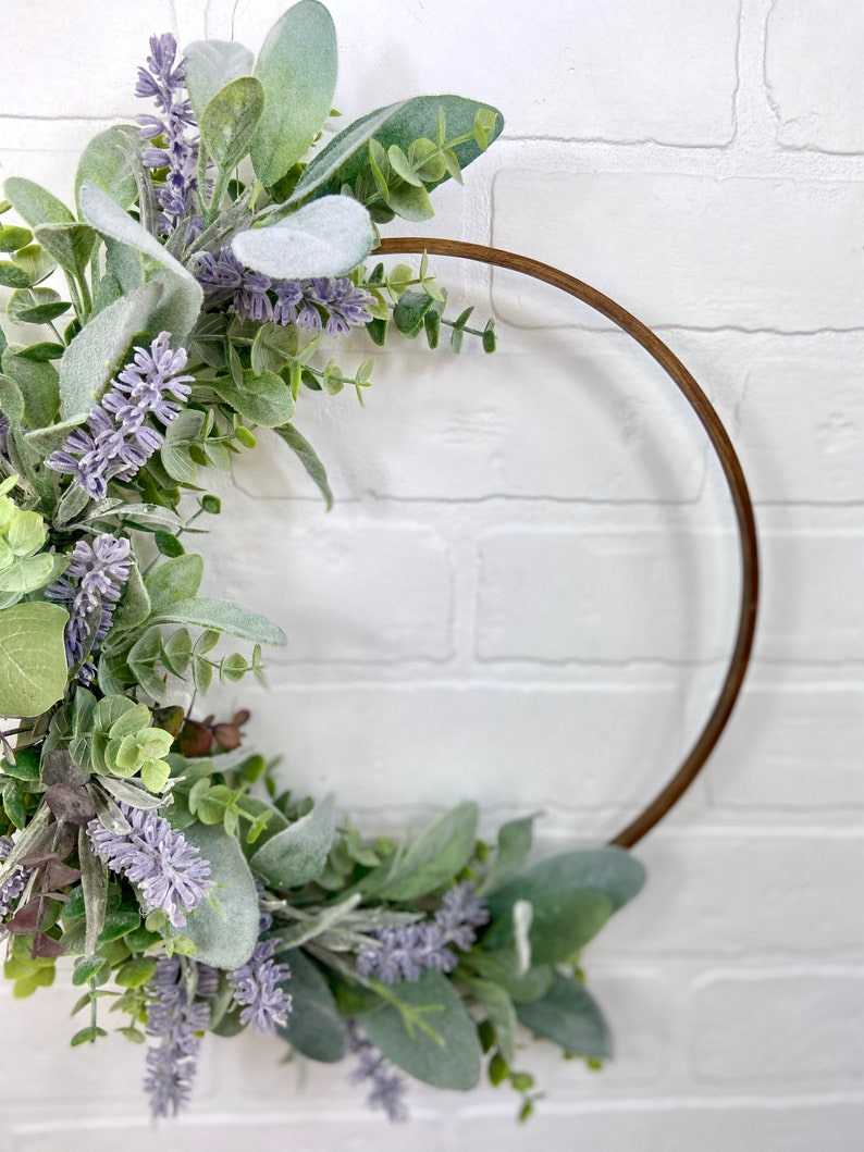 Lavender Hoop Wreath,Modern Summer Lavender Wreath,Spring Lambs Ear Wreath,Farmhouse Front Door Decor,Simple Eucalyptus Door Wreath,Mom Gift Bild 7