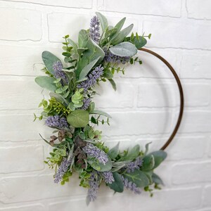 Corona de aro de lavanda, corona de lavanda de verano moderna, corona de oreja de corderos de primavera, decoración de la puerta principal de la granja, corona de puerta de eucalipto simple, regalo de mamá imagen 10