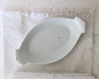 Vintage french white Apilco porcelain platter. French white scalloped oval platter. Porcelain oval baking dish/gratin dish.