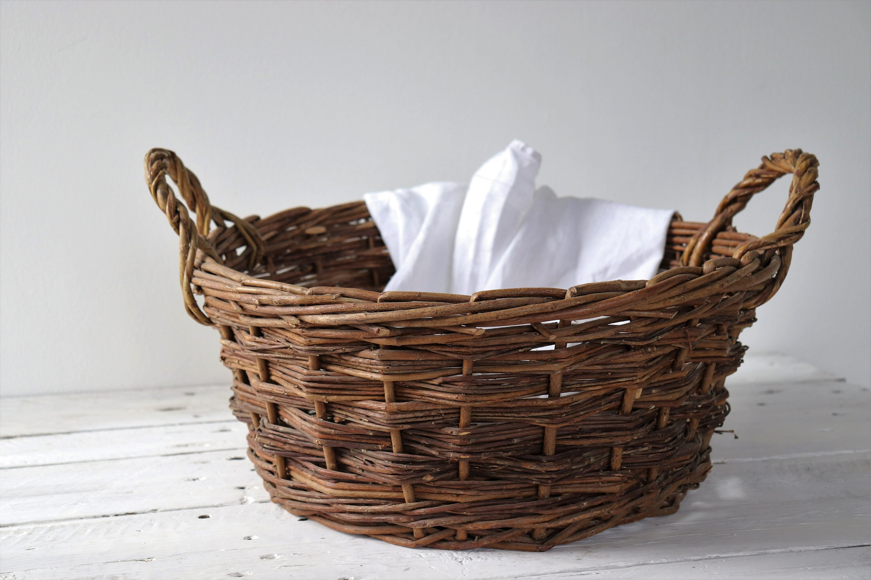 Grand Panier en Osier Rustique Français.
