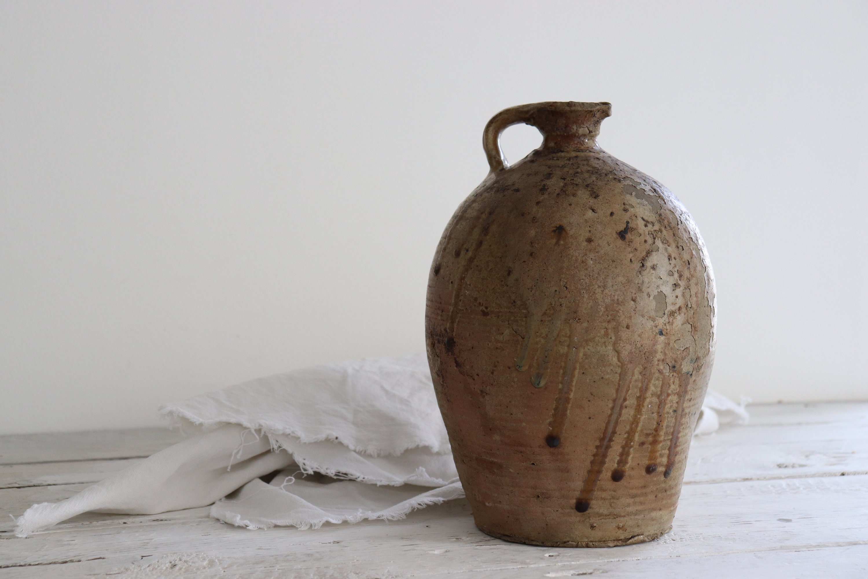 Pot Rustique en Grès Français avec Bec Verseur.