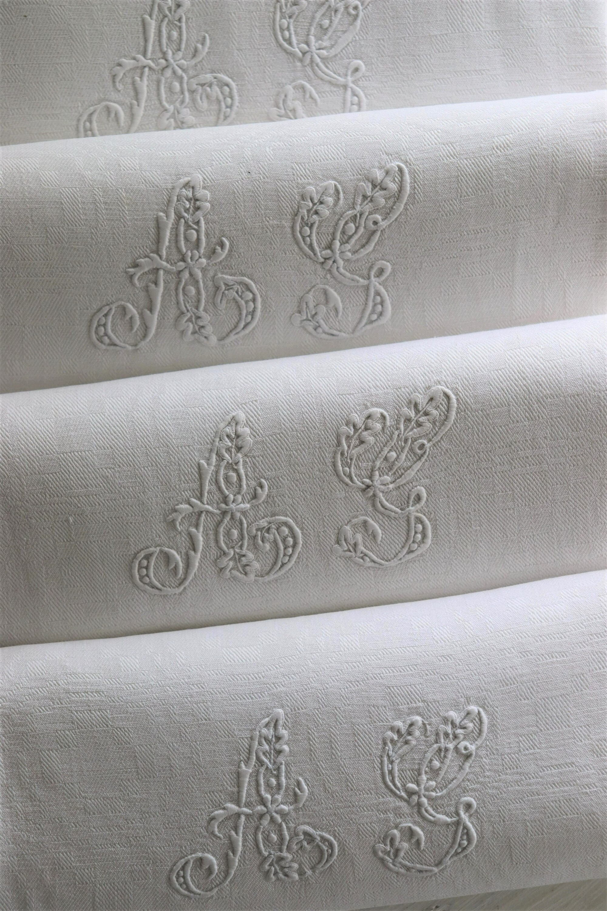 Français Serviettes Brodées en Coton. Serviettes Monogrammées Blanches.