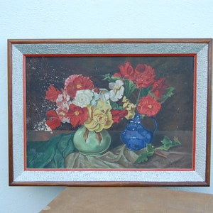 Old Vintage Shabby Pintura al óleo Flor Naturaleza muerta Marco de nogal sig. Bodegón de 1948 con flores enmarcadas