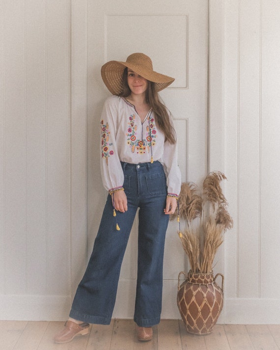 Vintage 70's Floral Embroidered Peasant Folk Blous