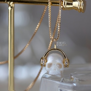 Pearl Skull Necklace Headphones Skull Pendant Carved Pearl Pendant Gothic Jewelry White Pearl Pendant Gothic Pendant Skeleton Pendant