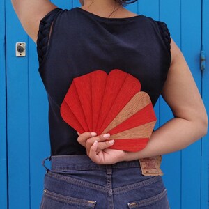 Ventaglio fatto a mano GINGKO ARANCIONE - Ventaglio in legno Hégoa con fodera - 100% made in France - accessorio moderno per donna e uomo - abanico
