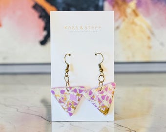 Lila Gold Flake Geometrische Dreieck Ohrringe | Pastell Lavendel Mosaik baumelt