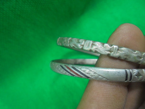 Moroccan Jewelry, lot two very old worn silver bn… - image 3