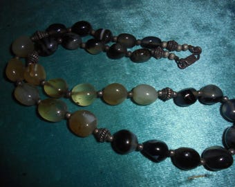 Moroccan jewelry, agate, silver necklace, interesting colors, 22"