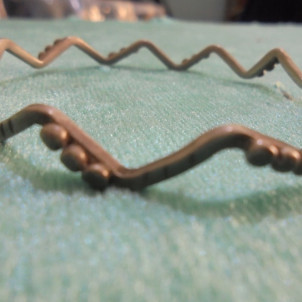 Moroccan Jewelry, Saharan/Tuareg zigzag bangle, old, worn, extra narrow, 2 1/4" diam.