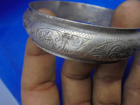 Moroccan Jewelry, old silver Berber convex bangle… - image 6