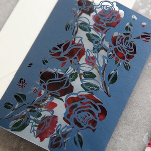 Invitación De las rosas LaserCut, invitaciones de boda, pliegue de bolsillo, personalizado, colores múltiples disponibles, evento especial, floral