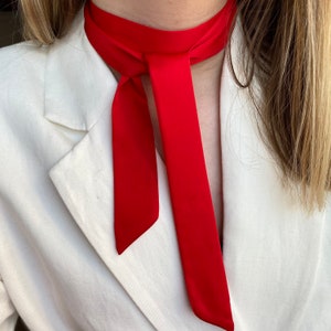 Red Bow Tie Choker Bohemian Minimal. Skinny Scarf for women. Red silk bow Scarf. Red Choker. Red Neck Tie. Red silk bow Scarf.