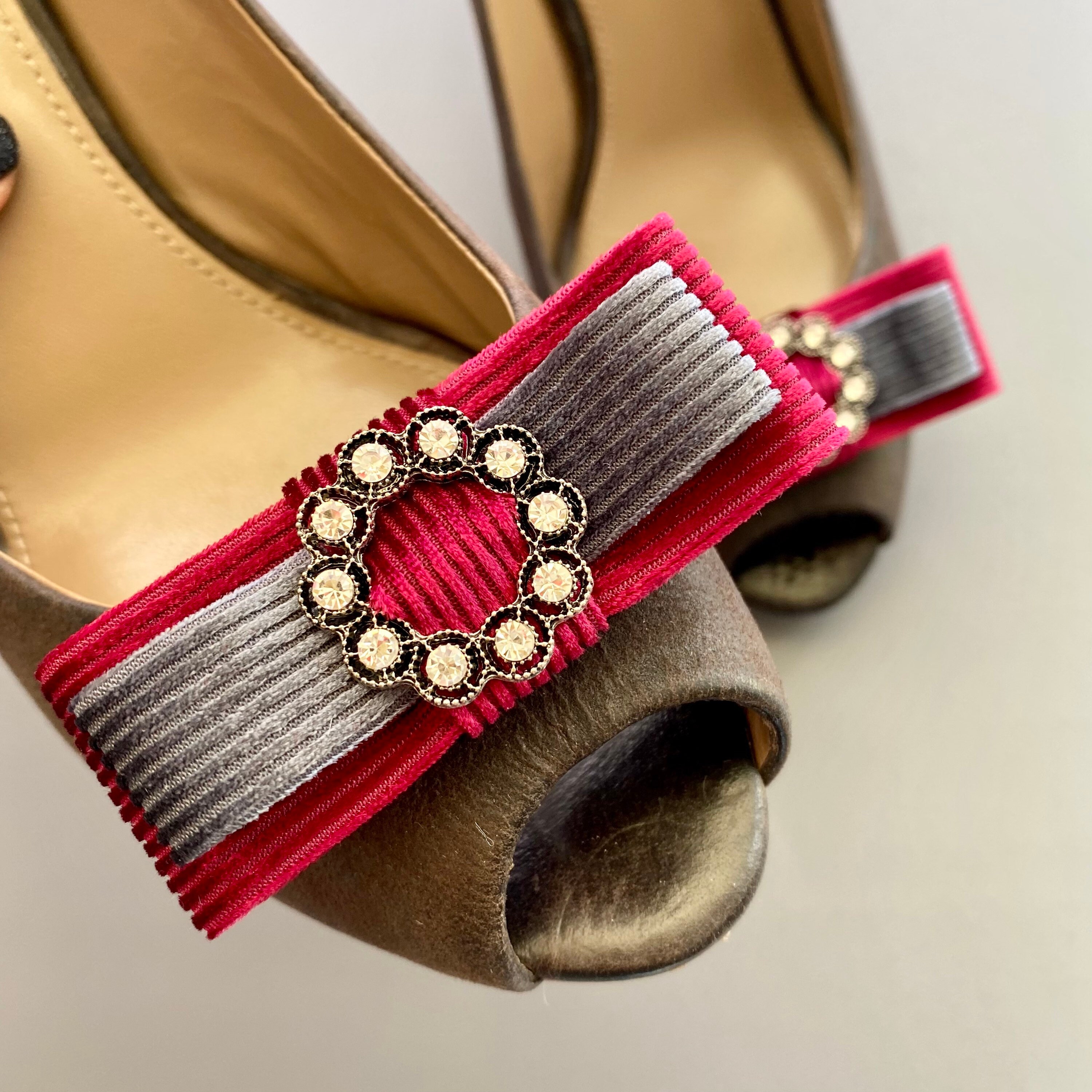 2 Pcs Detachable Shoe Clips PU Leather Slim Bow Shoe Decoration Exquisite Shoes  Accessories Shoe Embellishment for Wedding Party