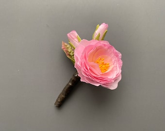 Broche de flor de cerezo rosa: broche de espuma con textura similar al ante, de estilo folclórico.
