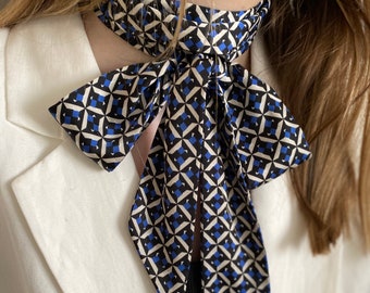 Navy Silk Bow Skinny Scarf in cage: Neck & Handbag Accessory