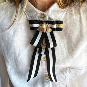 Bow brooch tie black and white with bee. Insect Jewelry. Fly Brooches. Honey bee Brooch. Bowtie for women.