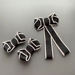 Clips para zapatos con lazo de cinta a rayas negras. Conjunto de dos. Regalo para ella. Decoraciones de calzado. imagen 4