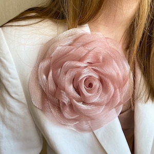 Extra large dusty pink ROSE brooch. Organza Flower Pin. Bridal Rose Brooch. Oversize brooch. Dusty pink rose pin. Gift for her.