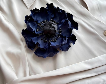 Oversize Anemonen Brosche - Satin Statement Pin