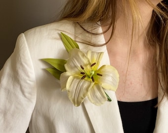 Ivory Lily brooch. Oversize brooch. Flower pin. Gift for her. Mother of bride, fall wedding.