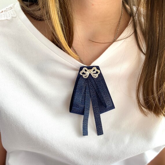 Women's bow tie brooch deals
