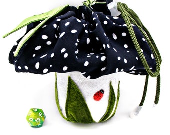 Mushroom plush dice bag pockets, dice bag dnd, dice pouch, dice storage, goblincore, merry mushroom, magic mushroom