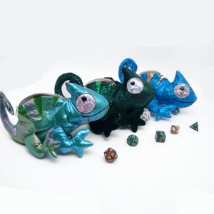 Small dice bags, dice holder, dice storage, dnd gifts, lizard dnd dice bag, chameleon