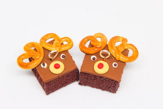 Food Jewelry Christmas Reindeer Brownie Charm, Polymer clay food, food necklace, Foodie gift, Unique jewellery