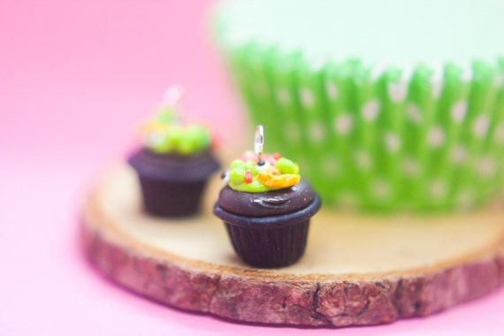 Food Jewelry Cauldron Cupcake Charm, Halloween gift, Trick or Treat Present, Foodie Gift, Miniature Food, Food Necklace
