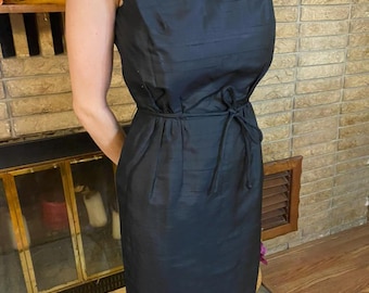 Vestido negro corto de seda vintage de los años 60: Hashimoto Tokio con espalda en V
