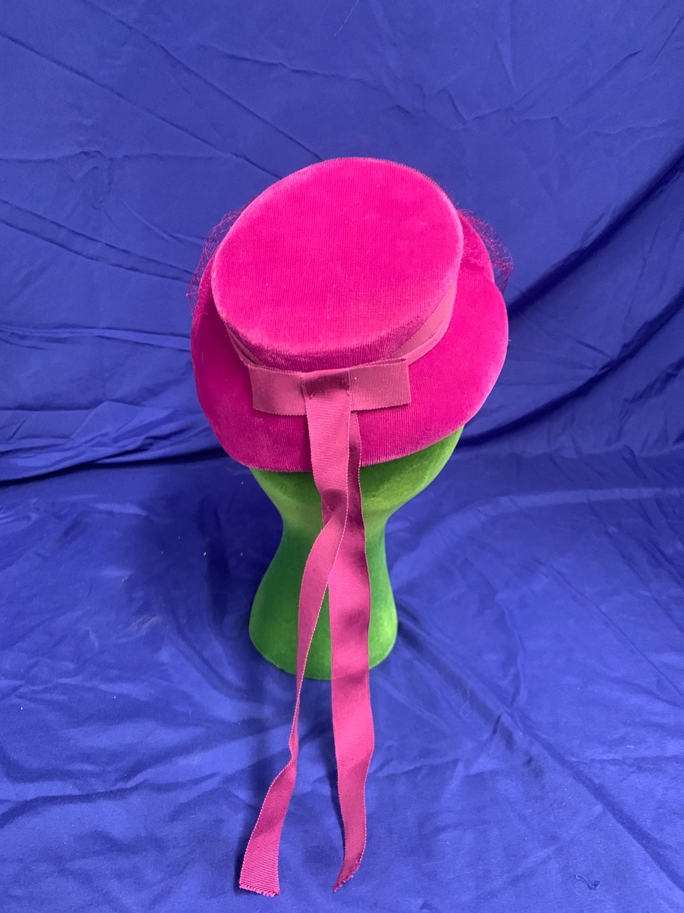 Vintage Fuchsia Velvet Hat: 1960s Ribbon Adornment - Etsy Israel display picture 3