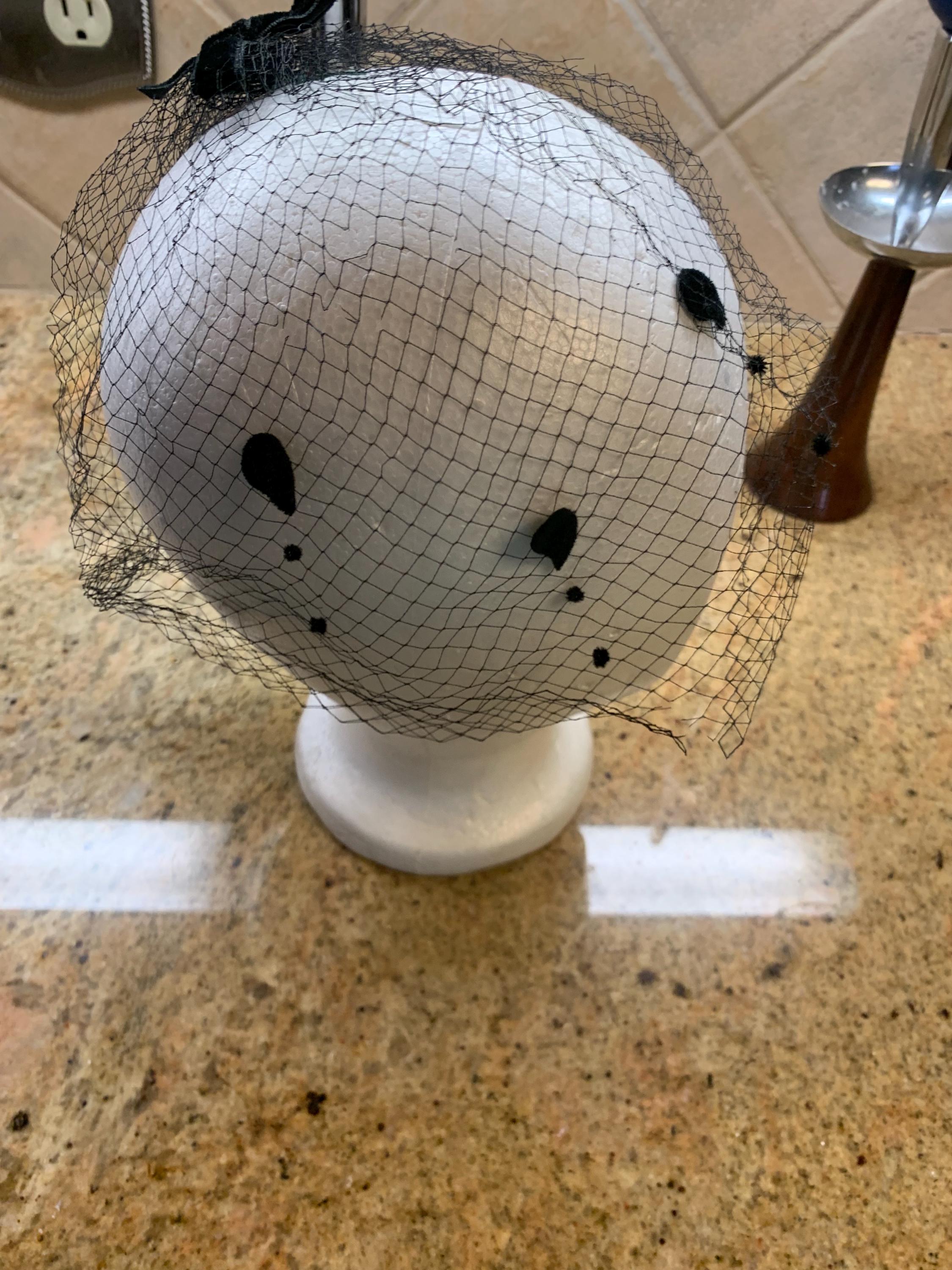 1950s Black Bow Fascinator Veil: Velvet Polka Dot Whimsy  display picture 1