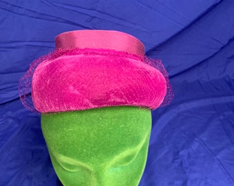 Vintage Fuchsia Velvet Hat: 1960s Ribbon Adornment - Etsy display picture 1