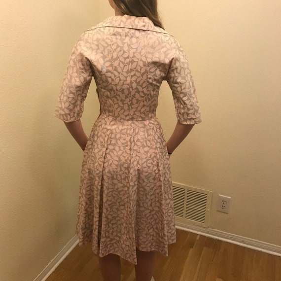 1950's Vintage Beautiful Pink and Cream  Dress - image 4