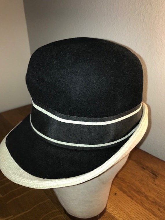 Sale! 10 Dollars off! 1960's Black Velvet Hat by … - image 3