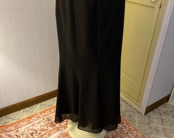 Longue jupe sirène noire de Scarlett Nite taille 10