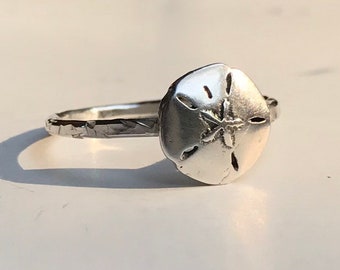 Sterling silver sand dollar ring • Ocean ring • Seaside ring • Shell ring • Stackable ring • Beach ring • Summer ring • Summer jewelry